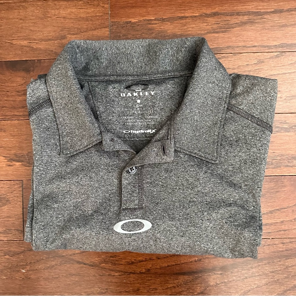 Oakley Men Golf Polo - size small